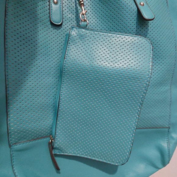 Roots Tote - Picture 4 of 4